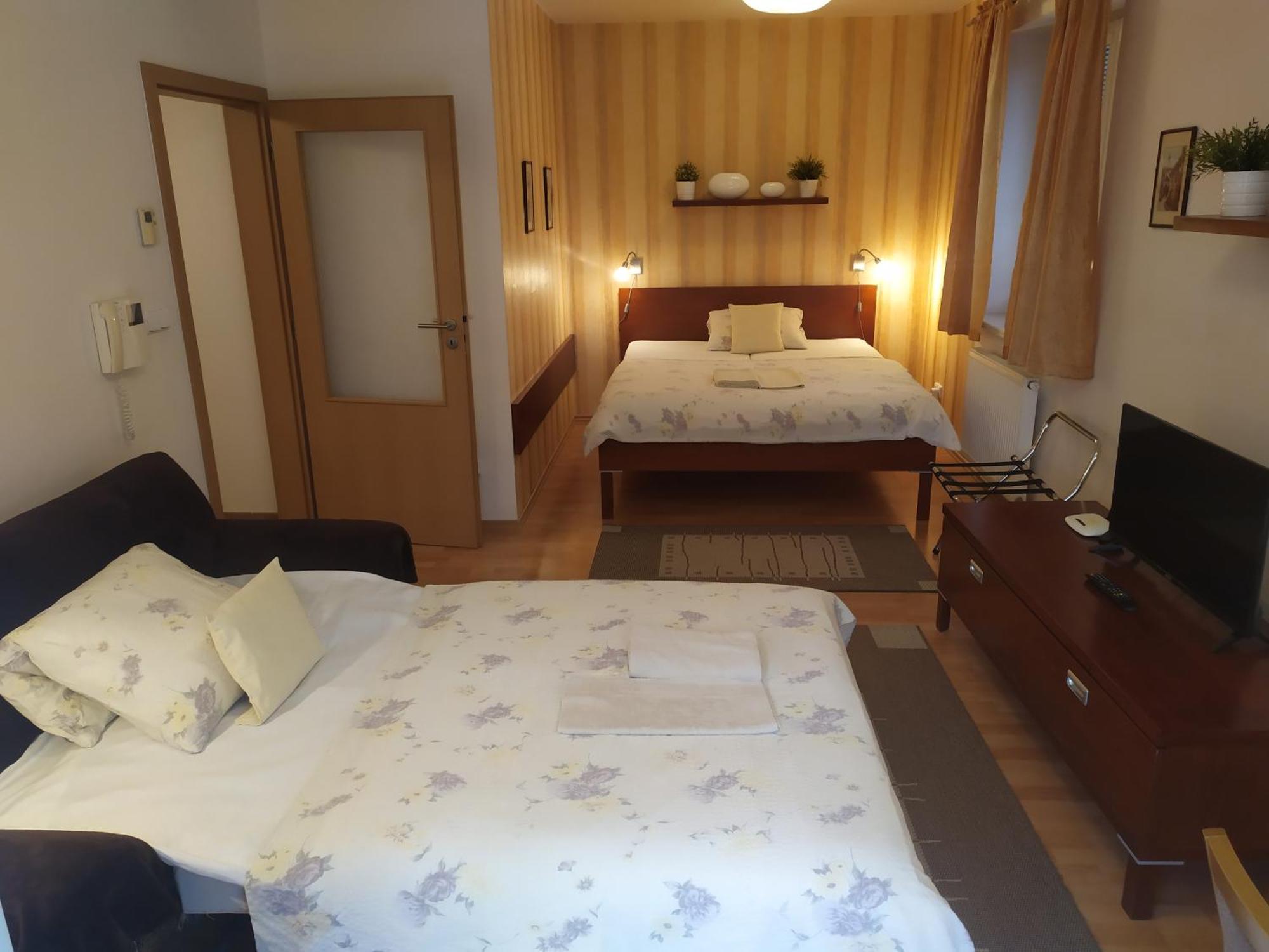 Gonda Apartments Hradec Králové Dış mekan fotoğraf