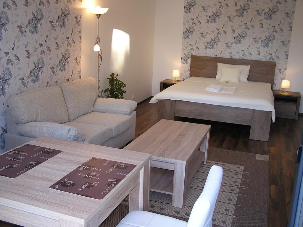 Gonda Apartments Hradec Králové Dış mekan fotoğraf