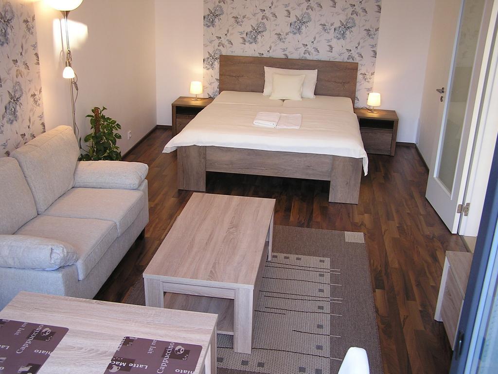 Gonda Apartments Hradec Králové Dış mekan fotoğraf
