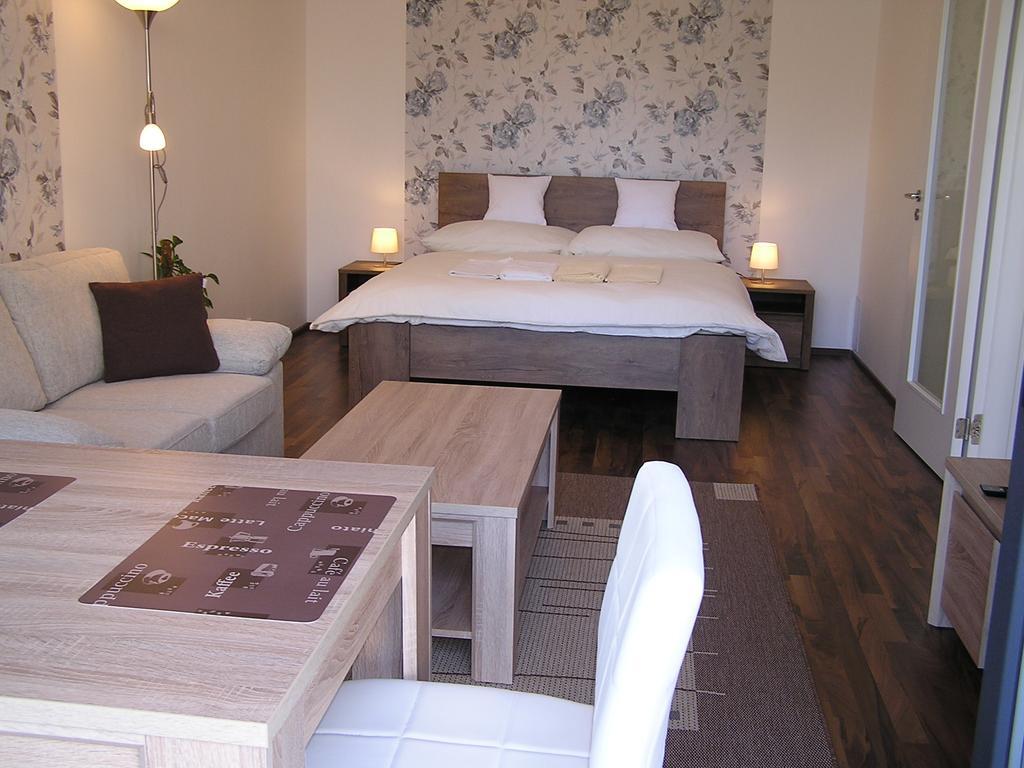 Gonda Apartments Hradec Králové Dış mekan fotoğraf