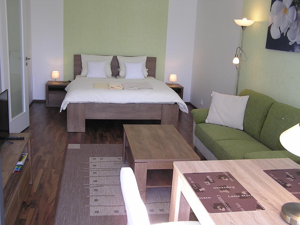 Gonda Apartments Hradec Králové Dış mekan fotoğraf