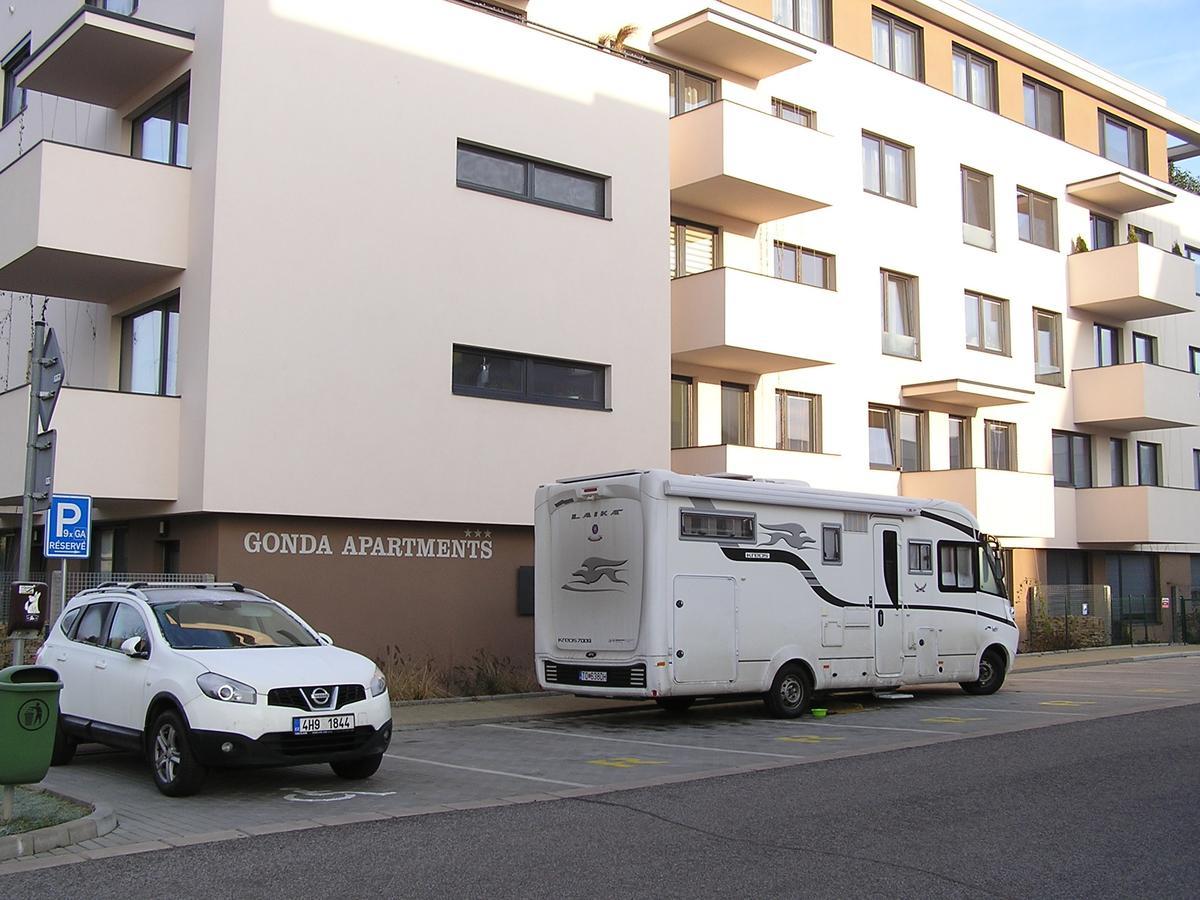 Gonda Apartments Hradec Králové Dış mekan fotoğraf